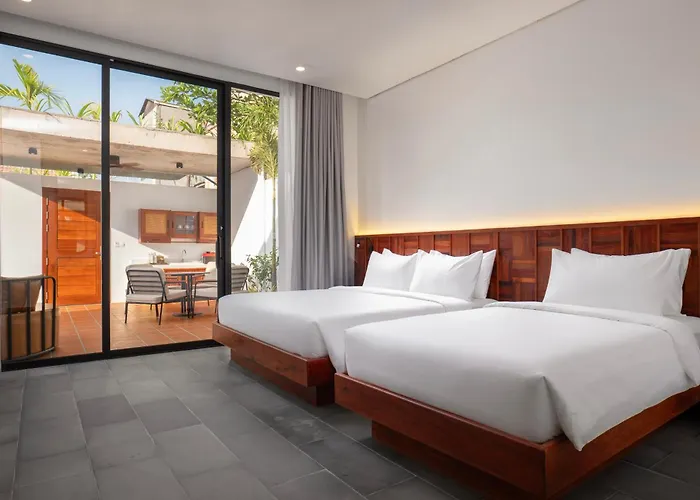 Two Seasons Hotel 5*