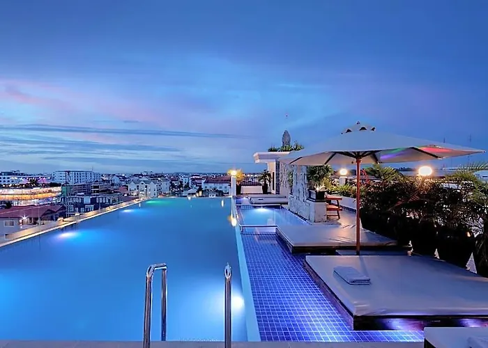 Two Seasons Hotel