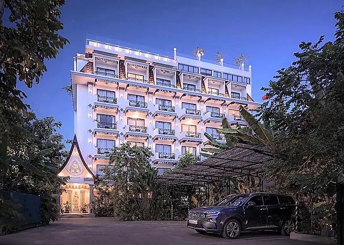 Hotel Two Seasons